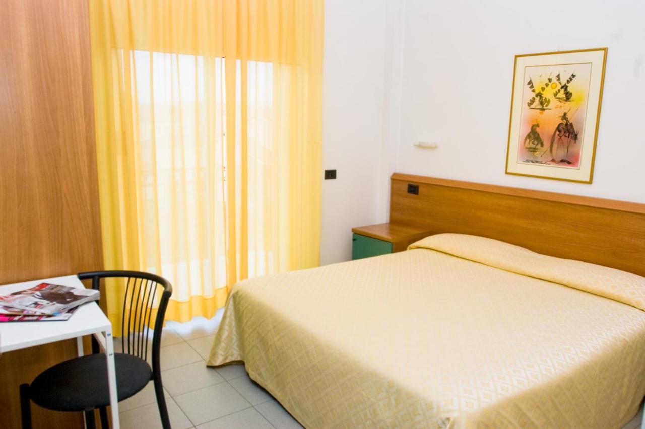 Residence Il Monello Лоано Экстерьер фото